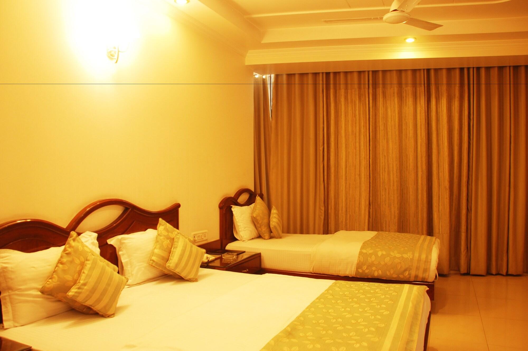 Hotel Shipra International New Delhi Exteriör bild