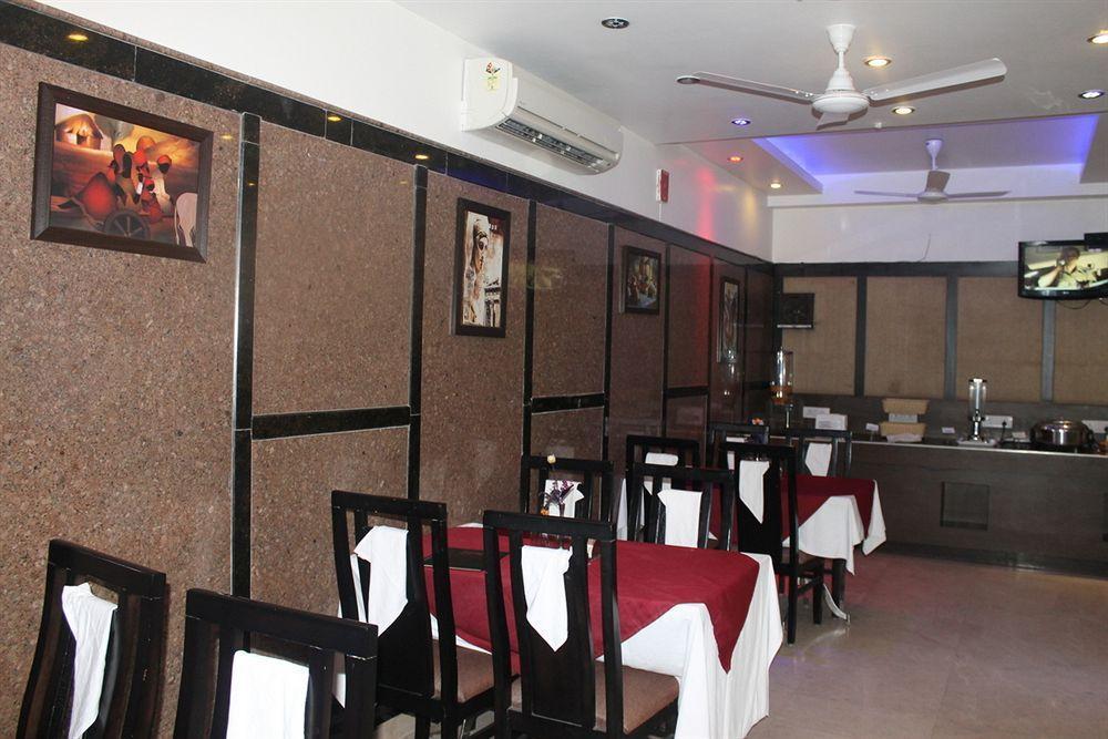 Hotel Shipra International New Delhi Exteriör bild