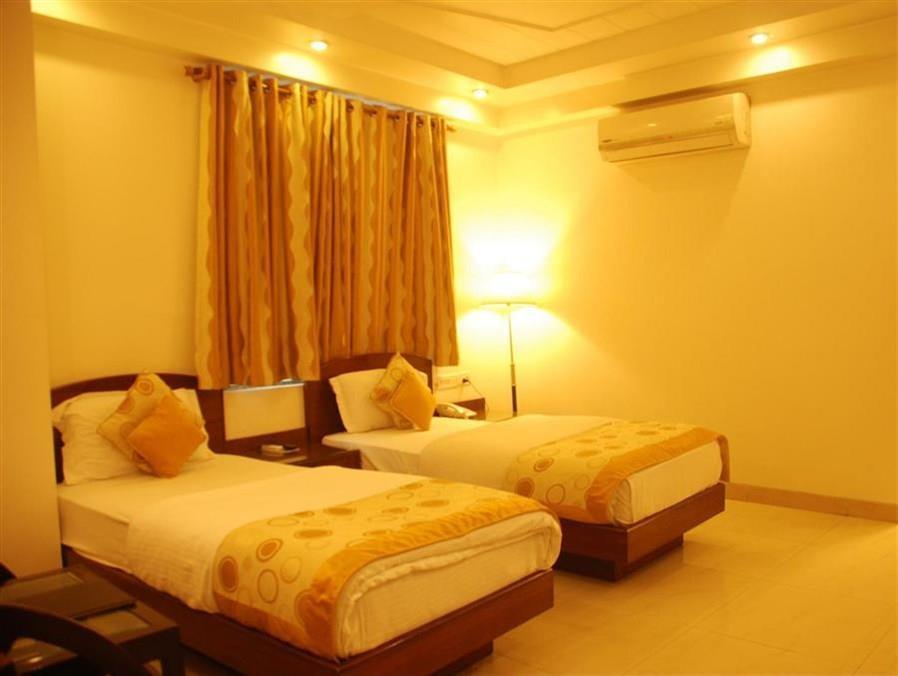 Hotel Shipra International New Delhi Exteriör bild