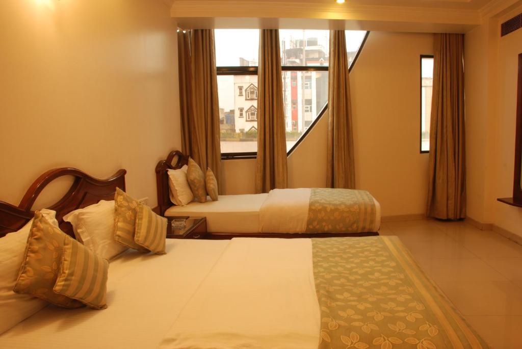 Hotel Shipra International New Delhi Exteriör bild