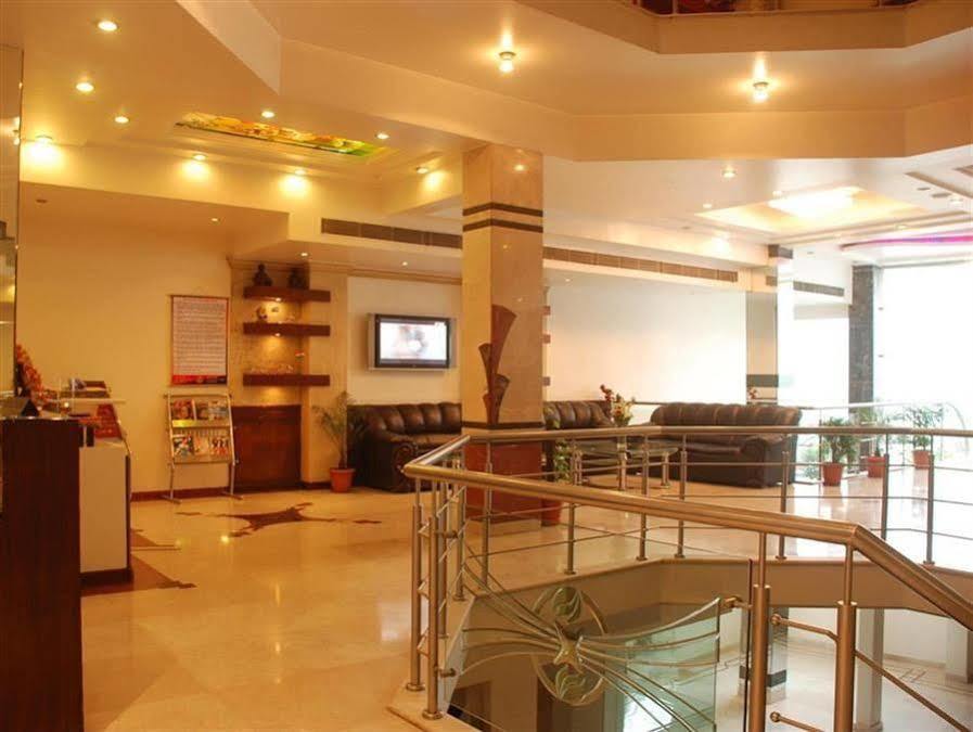 Hotel Shipra International New Delhi Exteriör bild
